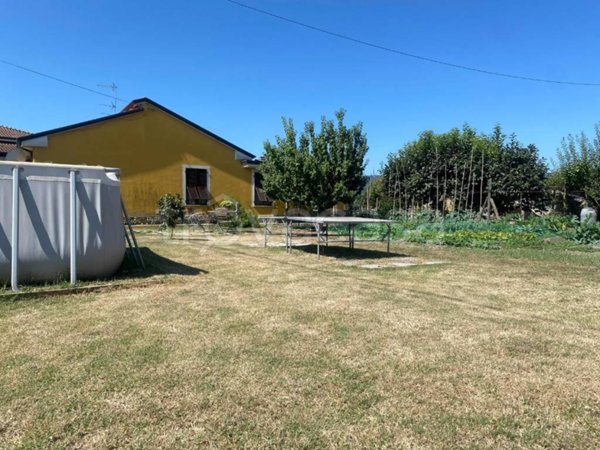 appartamento in vendita a Fosdinovo in zona Caniparola