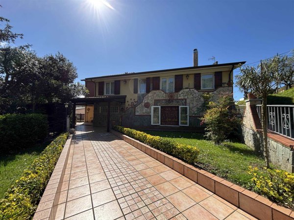 casa indipendente in vendita a Fosdinovo in zona Canepari