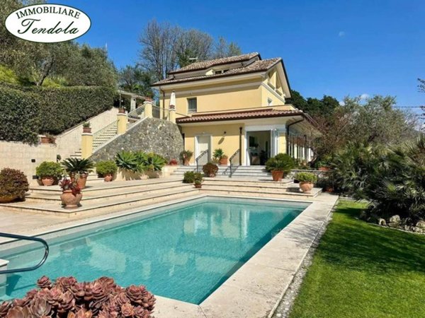 casa indipendente in vendita a Fosdinovo
