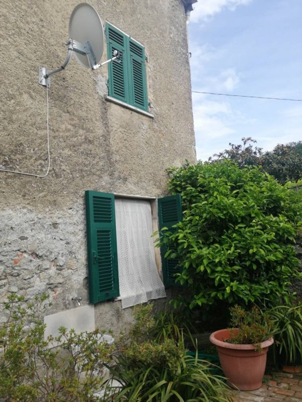 casa indipendente in vendita a Fosdinovo in zona Giucano