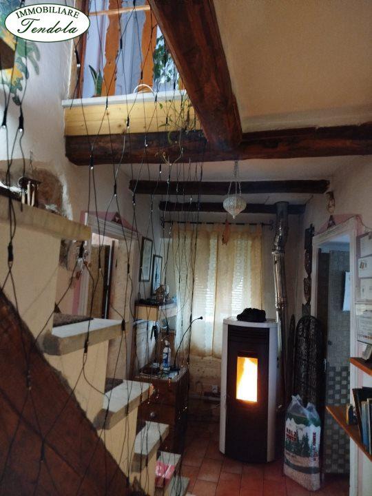 casa indipendente in vendita a Fosdinovo in zona Tendola