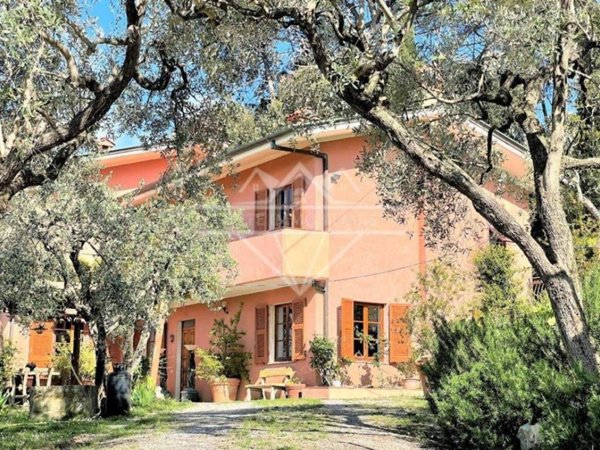 casa indipendente in vendita a Fosdinovo