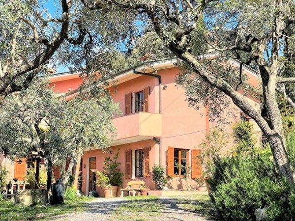 casa indipendente in vendita a Fosdinovo