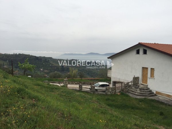 appartamento in vendita a Fosdinovo in zona Giucano