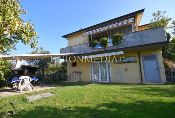 casa indipendente in vendita a Fosdinovo
