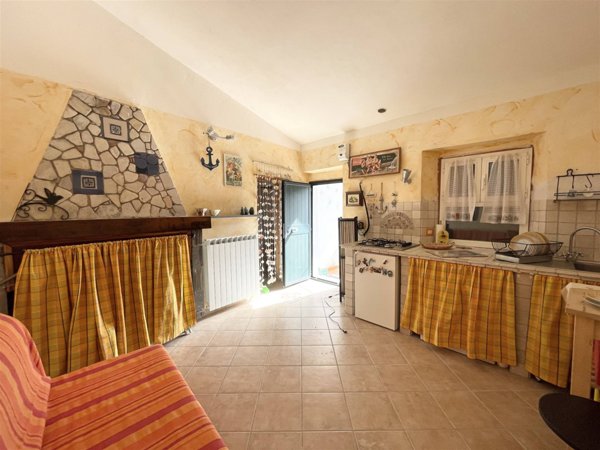 casa indipendente in vendita a Fosdinovo in zona Canepari