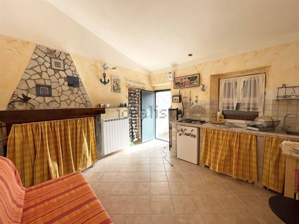 casa indipendente in vendita a Fosdinovo in zona Canepari