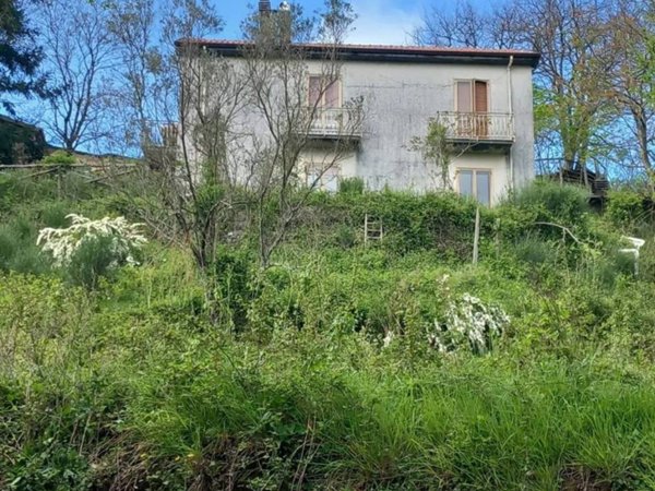 casa indipendente in vendita a Fosdinovo