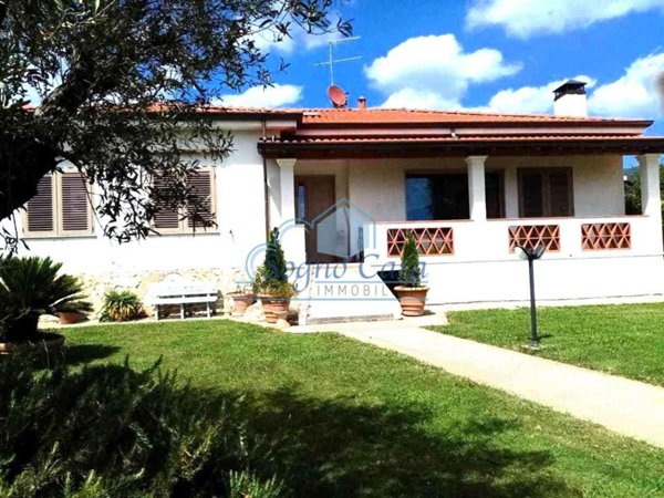 casa indipendente in vendita a Fosdinovo in zona Caniparola