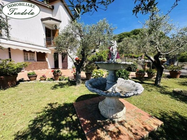 casa indipendente in vendita a Fosdinovo in zona Caniparola
