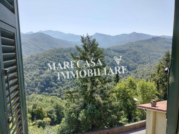 intera palazzina in vendita a Fosdinovo in zona Tendola