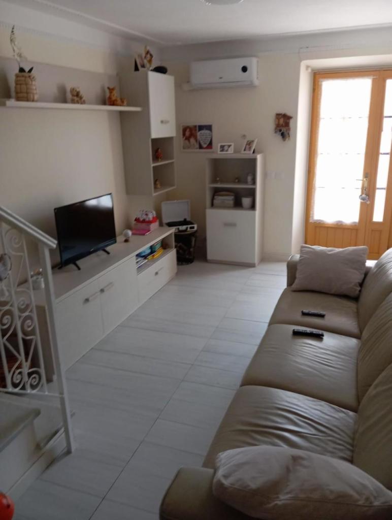 appartamento in vendita a Fosdinovo in zona Caniparola