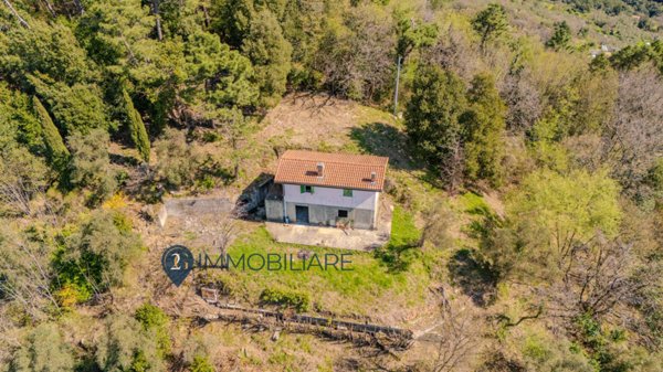 casa indipendente in vendita a Fosdinovo in zona Carignano