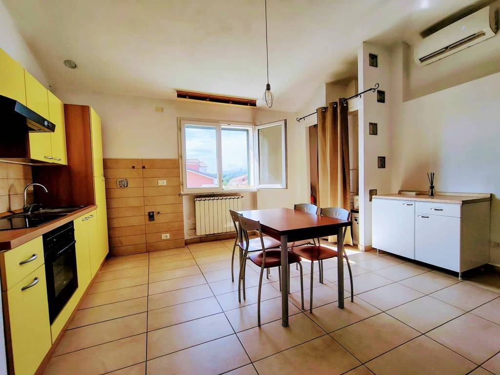appartamento in vendita a Fosdinovo in zona Caniparola