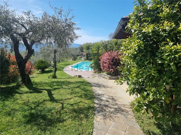 casa indipendente in vendita a Fosdinovo
