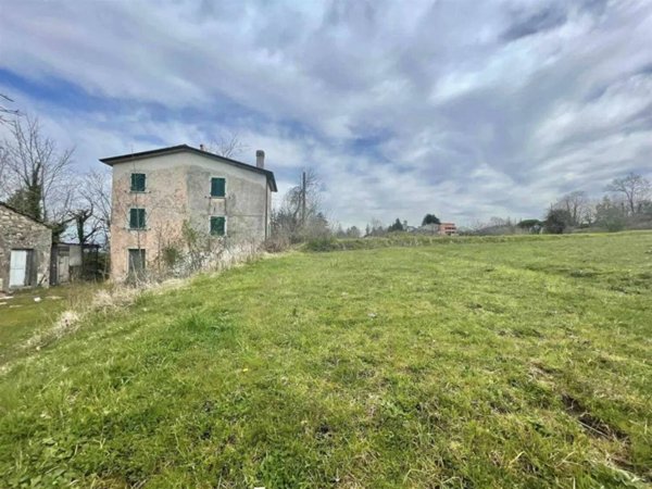 casa indipendente in vendita a Fosdinovo