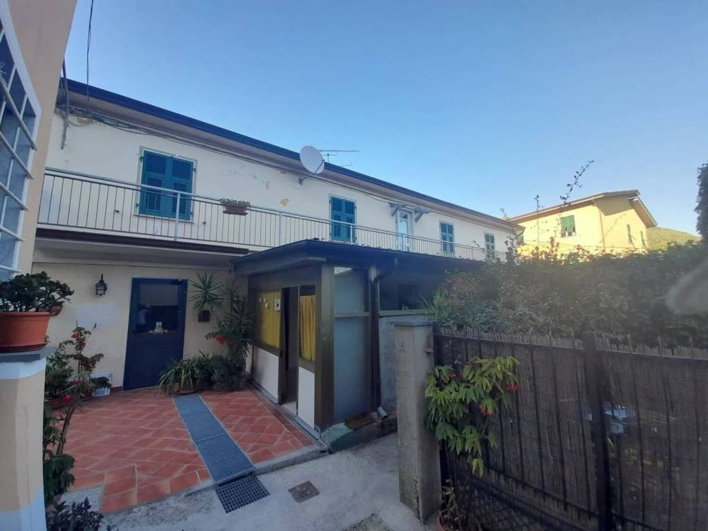 casa indipendente in vendita a Fosdinovo in zona Canepari