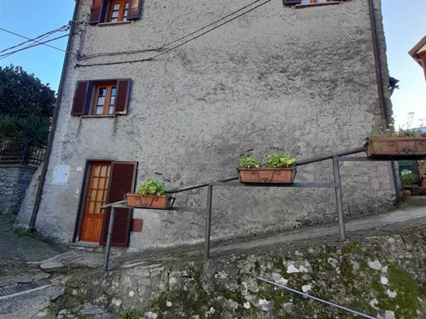 casa indipendente in vendita a Fosdinovo