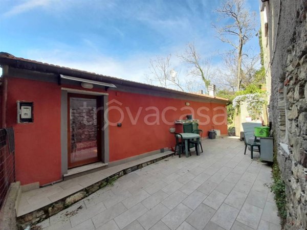 appartamento in vendita a Fosdinovo in zona Giucano