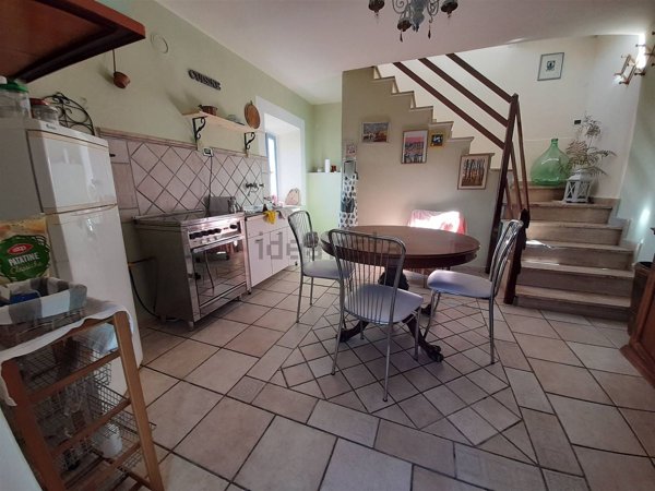 appartamento in vendita a Fosdinovo in zona Canepari