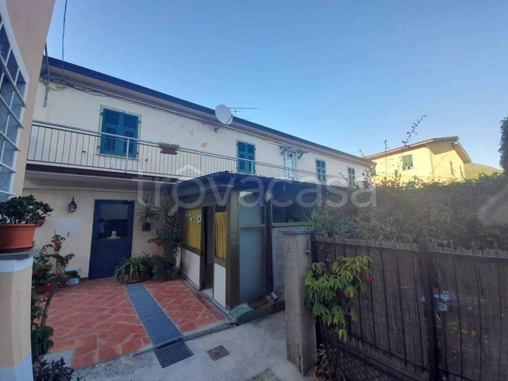 casa indipendente in vendita a Fosdinovo in zona Canepari