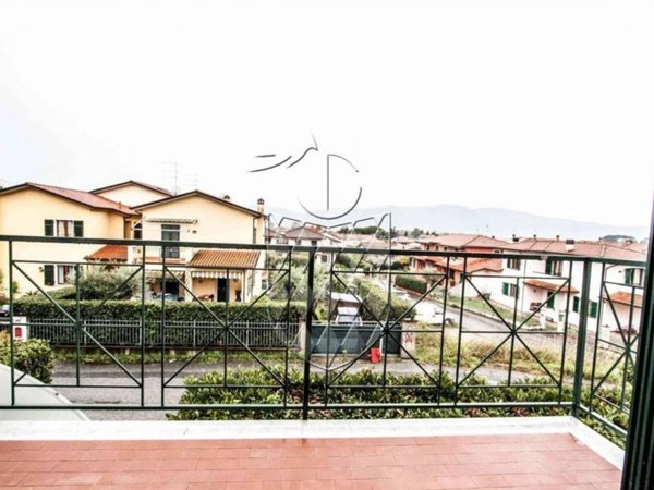 appartamento in vendita a Fosdinovo in zona Caniparola
