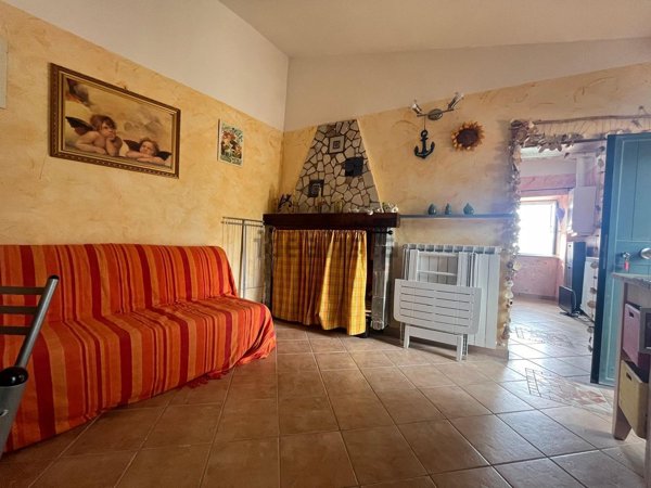 appartamento in vendita a Fosdinovo in zona Canepari