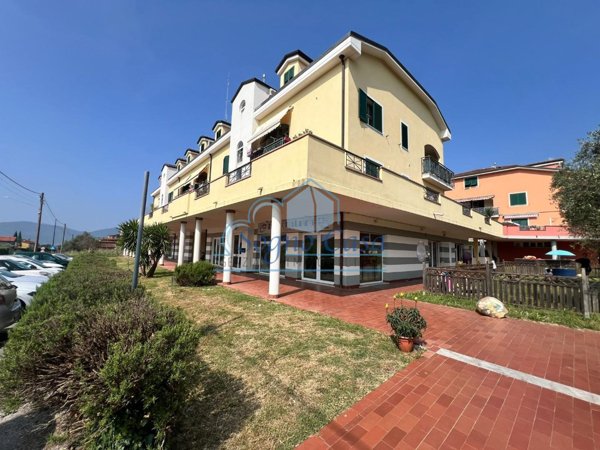 appartamento in vendita a Fosdinovo in zona Caniparola