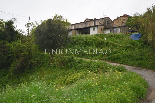 casa indipendente in vendita a Fosdinovo in zona Canepari