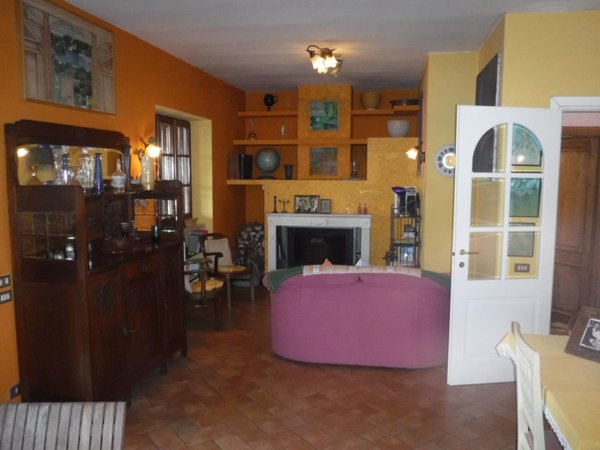 esavano in vendita a Fosdinovo