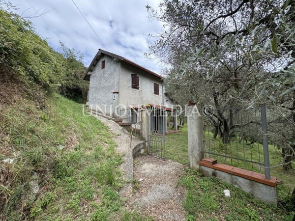 appartamento in vendita a Fosdinovo in zona Carignano