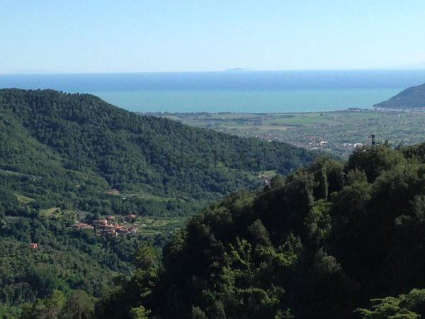 appartamento in vendita a Fosdinovo in zona Caprognano