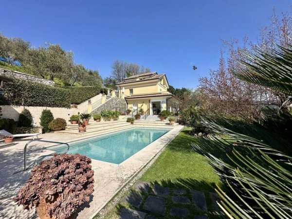 casa indipendente in vendita a Fosdinovo