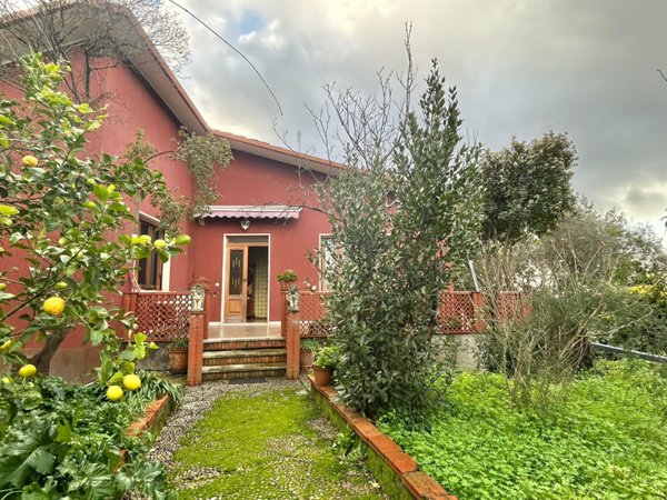 casa indipendente in vendita a Fosdinovo