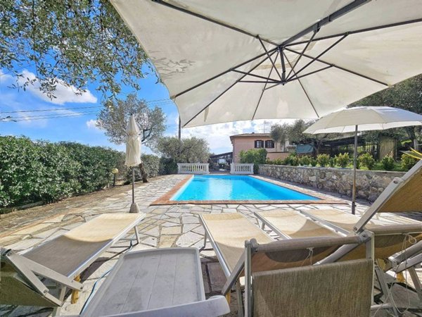 casa indipendente in vendita a Fosdinovo