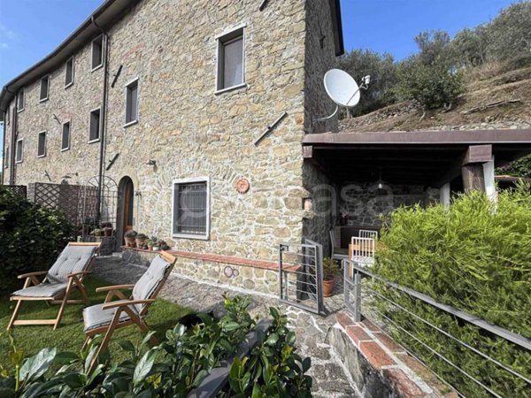 casa indipendente in vendita a Fosdinovo