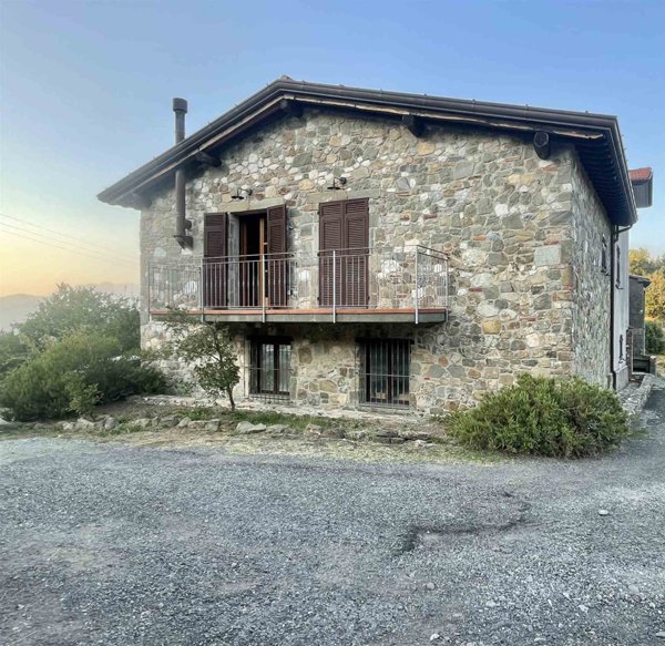 casa indipendente in vendita a Fosdinovo