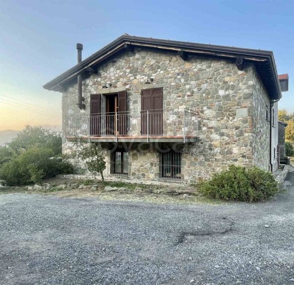casa indipendente in vendita a Fosdinovo