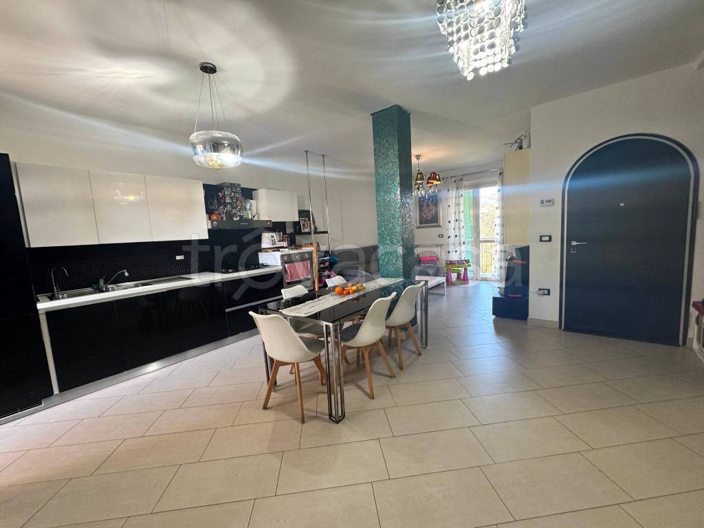 appartamento in vendita a Fosdinovo in zona Caniparola