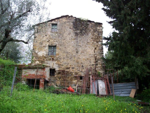 casa indipendente in vendita a Fosdinovo in zona Caprognano