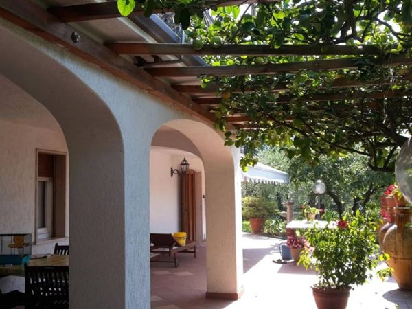 casa indipendente in vendita a Fosdinovo in zona Caniparola