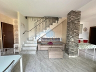 appartamento in vendita a Fosdinovo in zona Caniparola