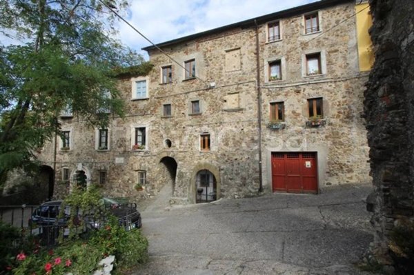 casa indipendente in vendita a Fosdinovo in zona Giucano
