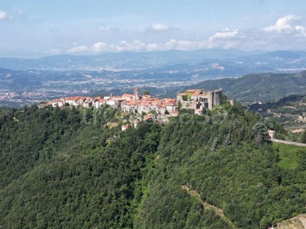 appartamento in vendita a Fosdinovo in zona Caniparola