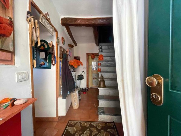 casa indipendente in vendita a Fosdinovo in zona Tendola