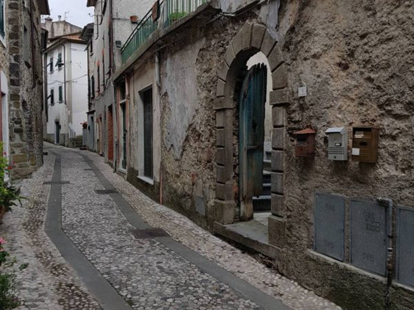 appartamento in vendita a Fosdinovo in zona Tendola