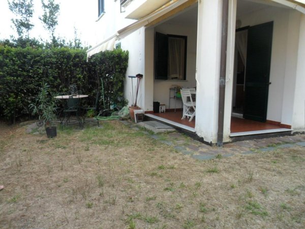 appartamento in vendita a Fosdinovo in zona Caniparola