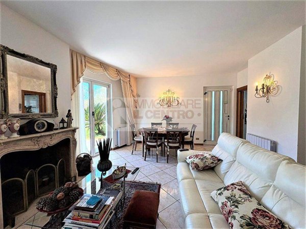 casa indipendente in vendita a Fosdinovo in zona Caniparola