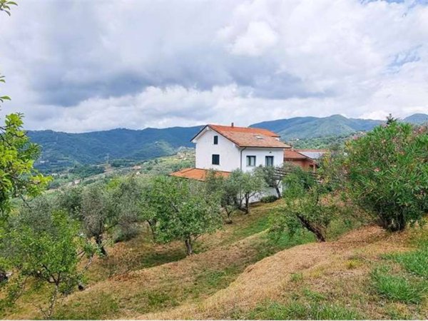 casa indipendente in vendita a Fosdinovo
