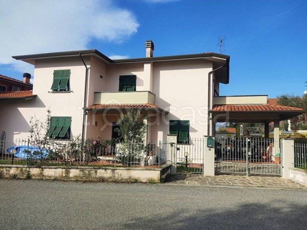 casa indipendente in vendita a Fosdinovo in zona Caniparola